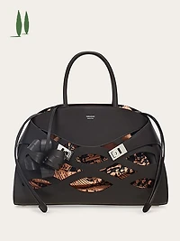 Back to Earth - Hug handbag (L)