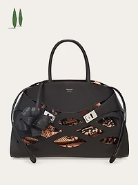 Back to Earth - Hug handbag (L)