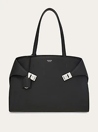 Hug shoulder bag
