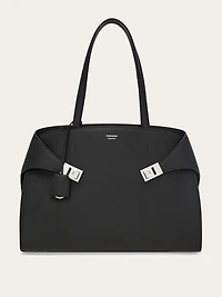 Hug shoulder bag
