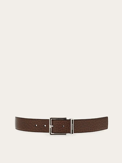 Fixed belt with a square buckle