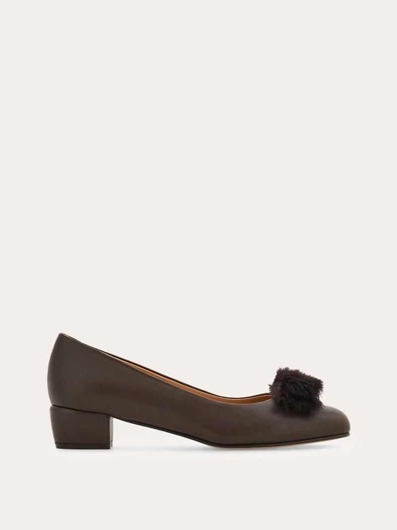 Vara block heel pump