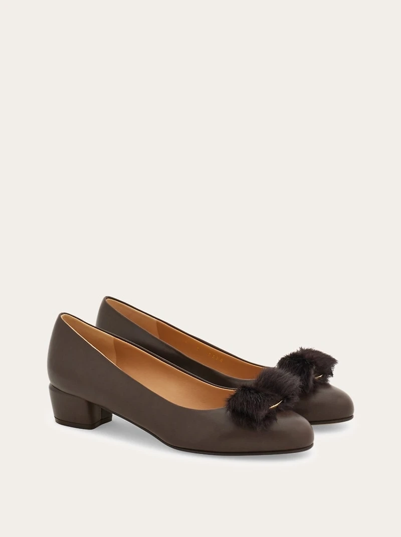 Vara block heel pump