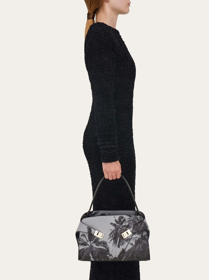 Hug soft shoulder bag (M)