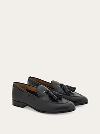 Loafer with tassel detail