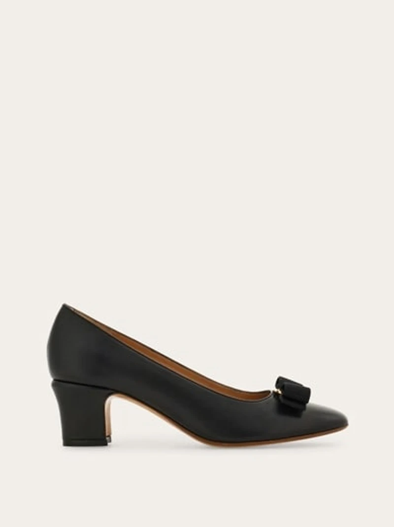 Vara bow block heel pump
