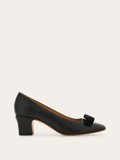 Vara bow block heel pump