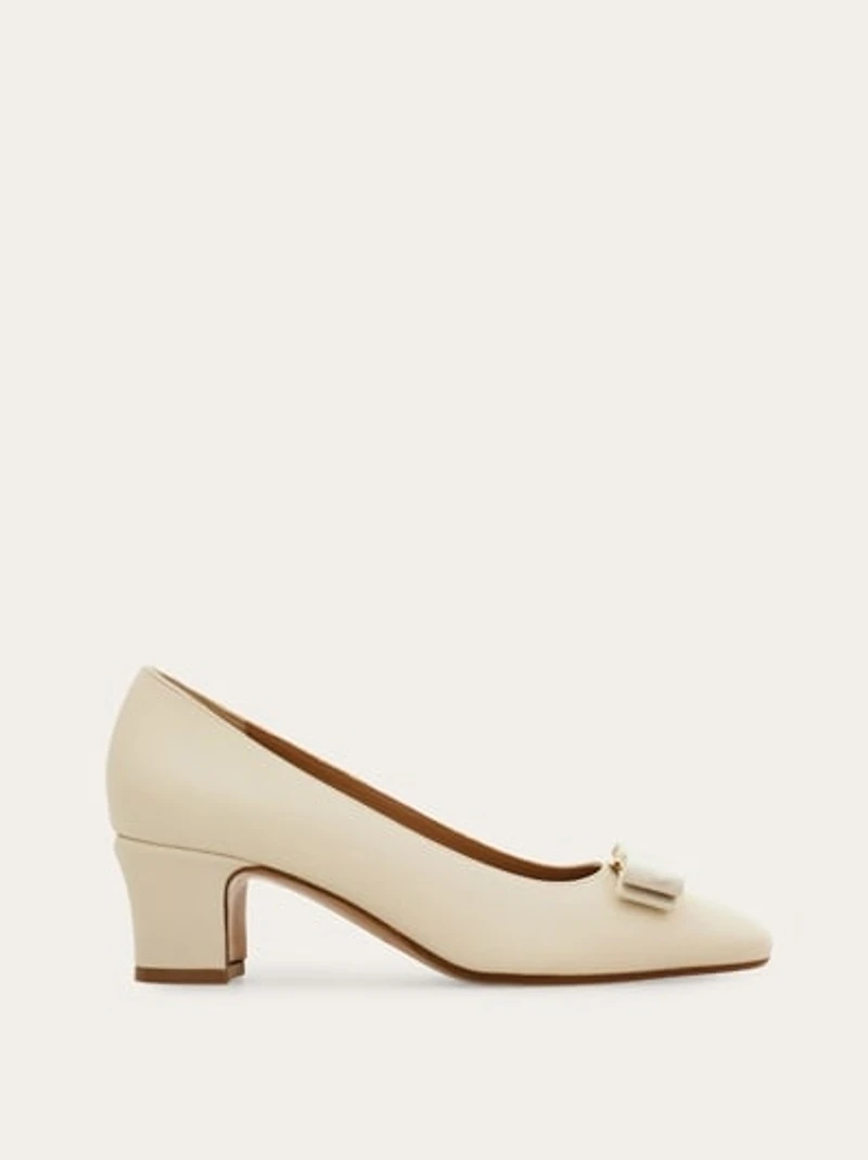Vara bow block heel pump