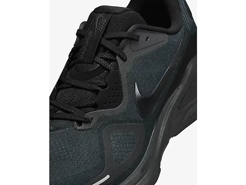 Men's | Nike Structure 26