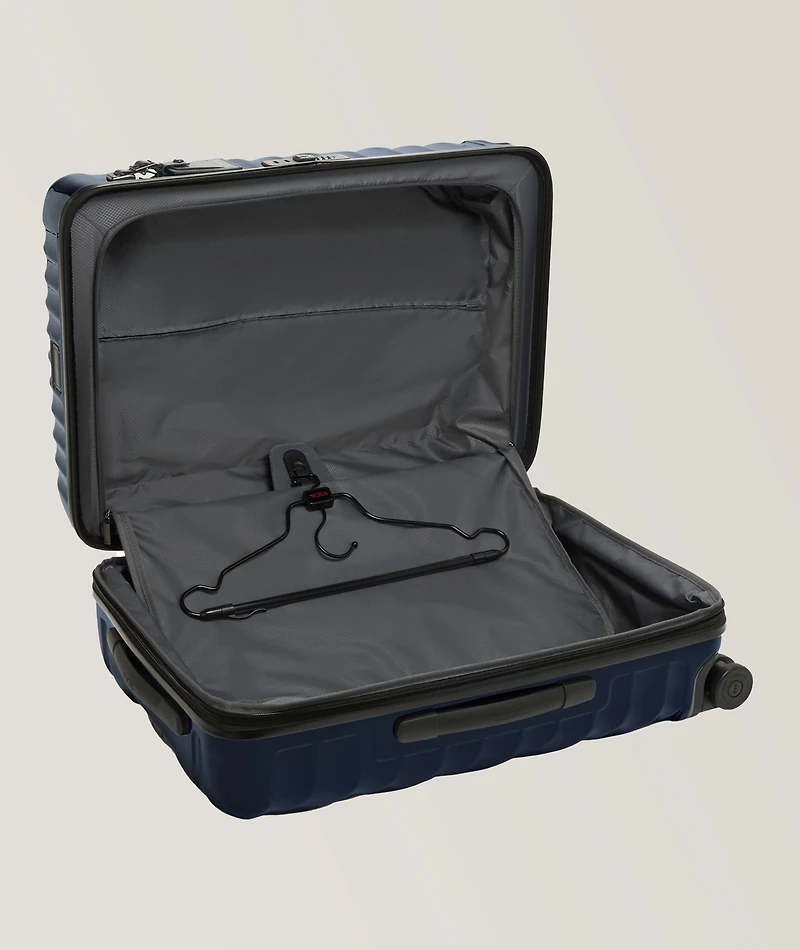 Short Trip Expandable 4-Wheel Packing Case