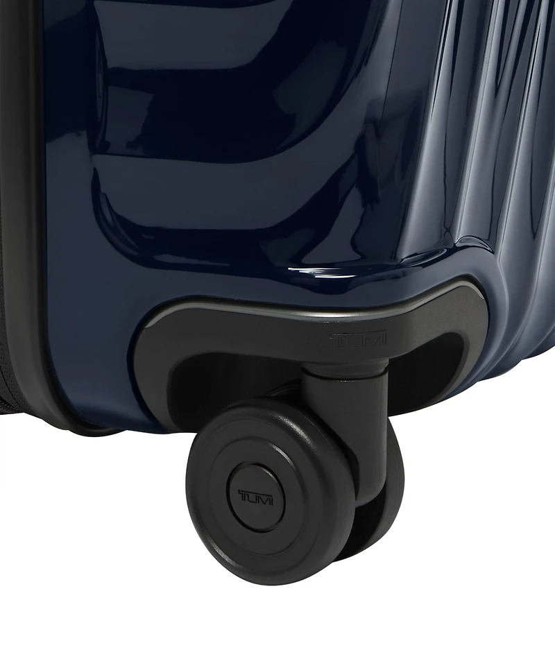 Short Trip Expandable 4-Wheel Packing Case