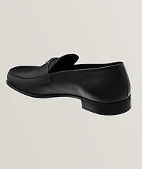 Plaque Logo Grained Leather Loafers