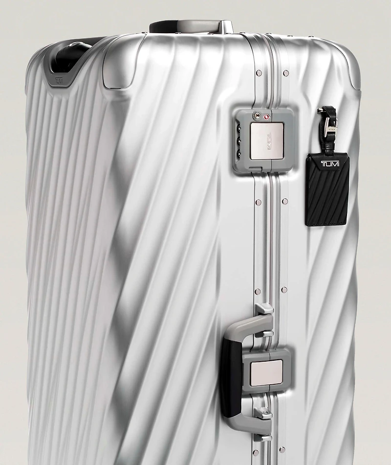19 Degree Rolling Suitcase 
