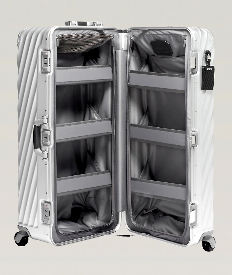 19 Degree Rolling Suitcase 