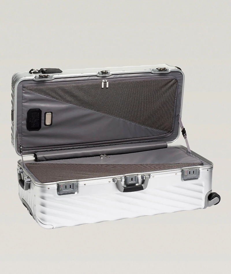 19 Degree Rolling Suitcase 