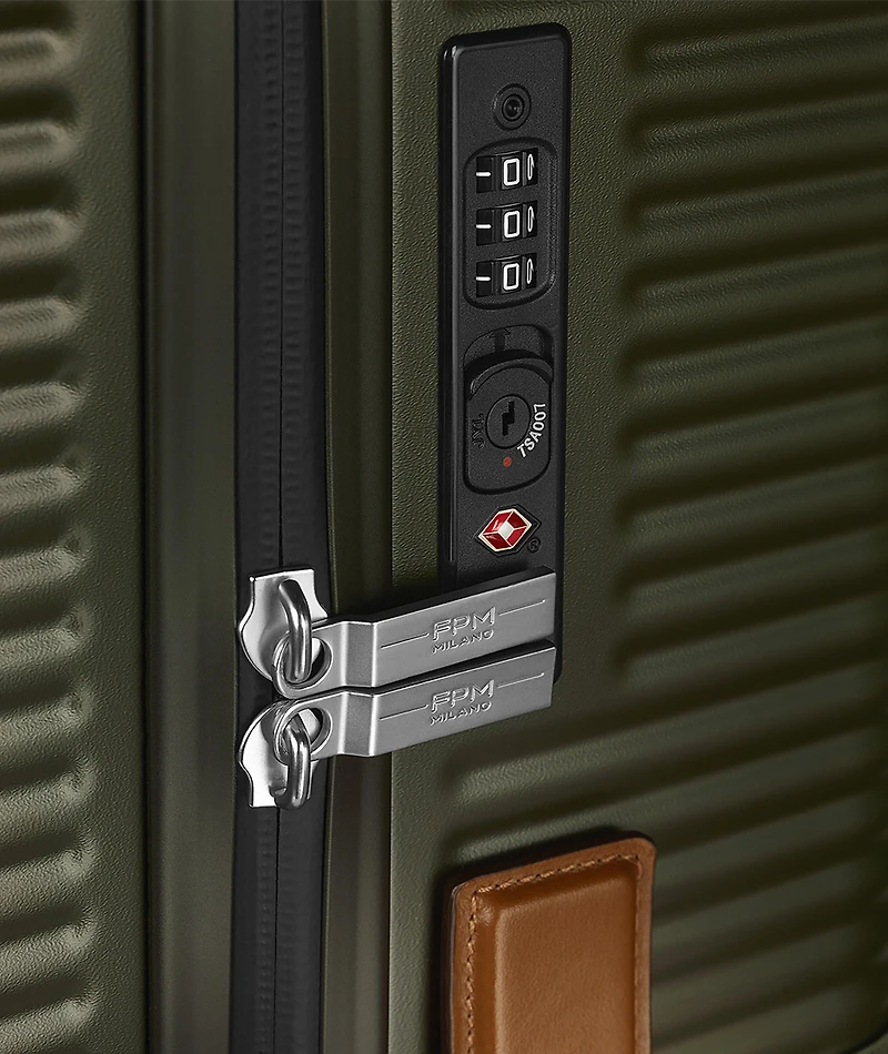 Bank Zip DLX Spinner Carry-On Case