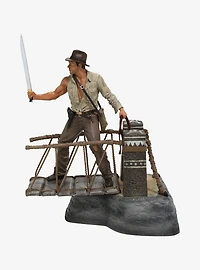 Diamond Select Toys Indiana Jones and the Temple of Doom Gallery Diorama Indiana Jones Bridge Escape Deluxe Figure