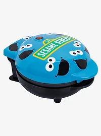 Uncanny Brands Sesame Street Cookie Monster Mini Waffle Maker