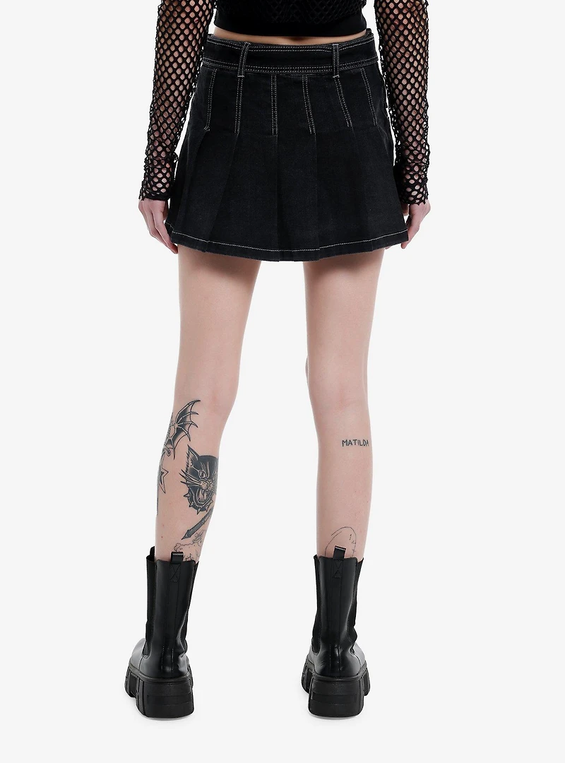 Grommet Belt Pleated Denim Skirt