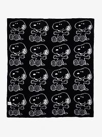 Peanuts Snoopy Allover Print Feather Knit Throw Blanket
