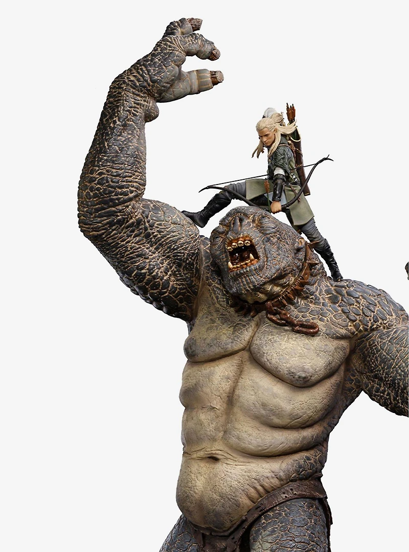Iron Studios The Lord of the Rings Battle Diorama Series Cave Troll and Legolas Figure