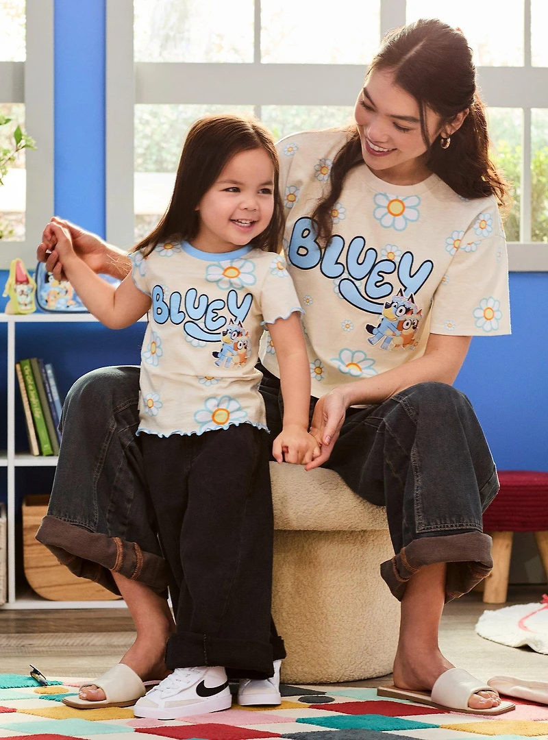 Bluey Bingo & Daisy Women's Cropped T-Shirt — BoxLunch Exclusive