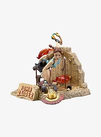Dark Horse Tomb Raider Lara Croft (Classic Era) Figure