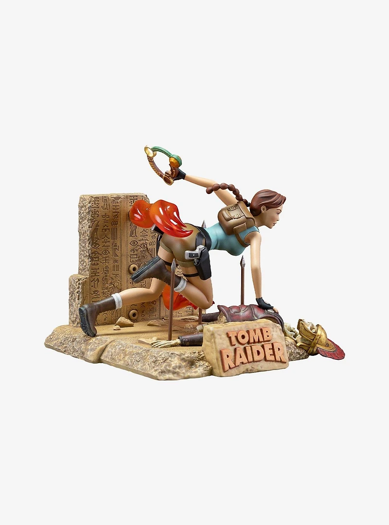 Dark Horse Tomb Raider Lara Croft (Classic Era) Figure