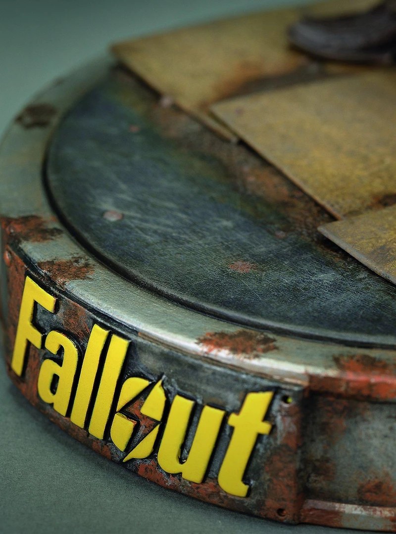 Dark Horse Fallout Maximus (TV Series) Figure