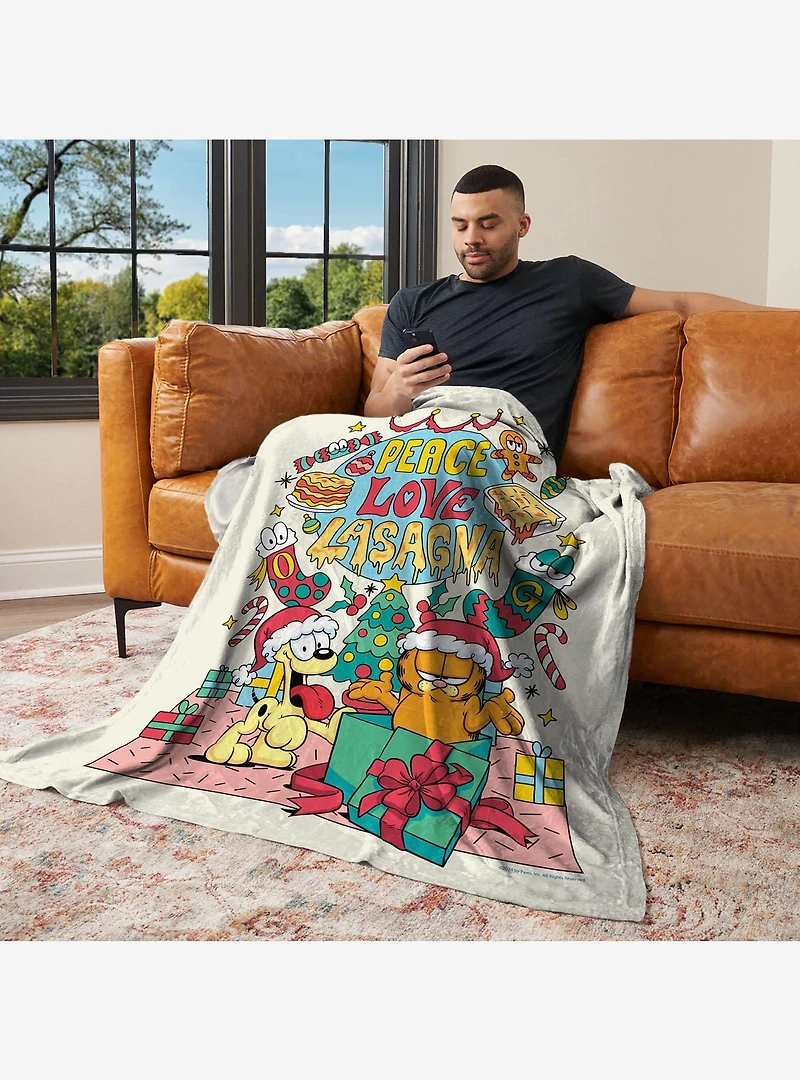 Garfield Peace Love Lasagna 50x60" Silk Touch Throw Blanket