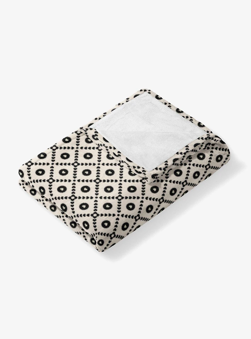 Black Hearts 60x80" Silk Touch Throw Blanket