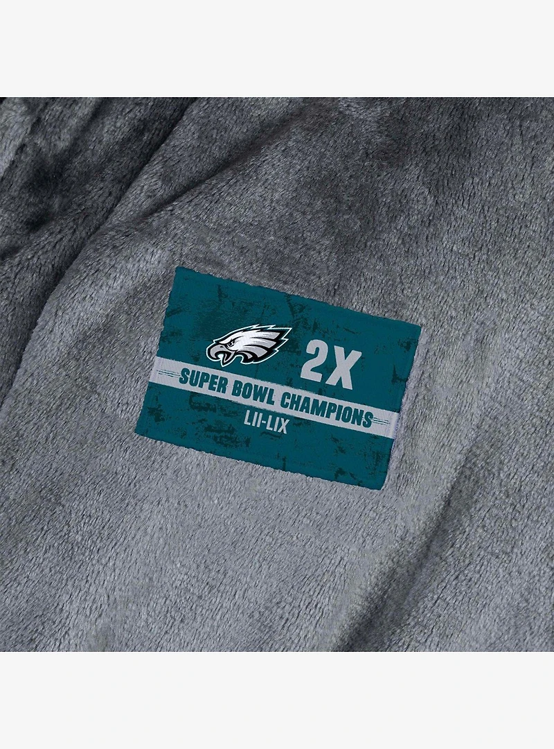 NFL 2025 Super Bowl LIX Philadelphia Eagles Multi Champ Reign L/XL Silk Touch Robe