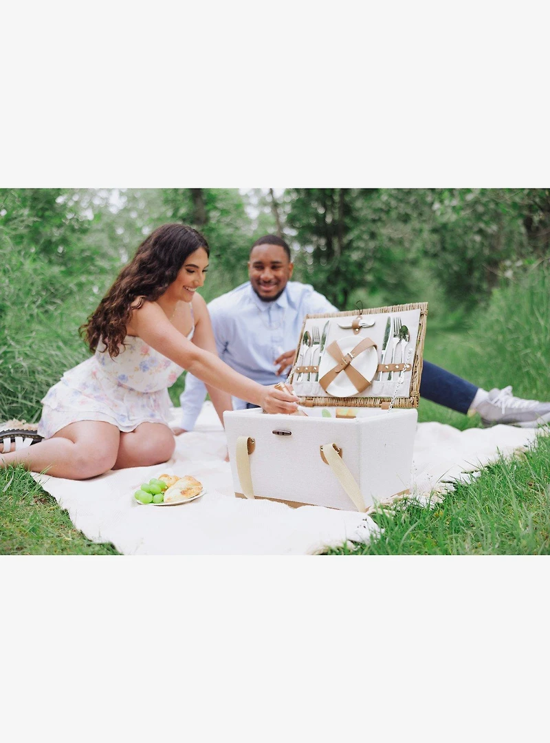 Lemongrove Bees & Lemons Picnic Basket For 2