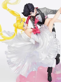 Bandai Namco Sailor Moon FiguartsZero Chouette Usagi and Tuxedo Mask (Moonlight Glow Edition) Figure