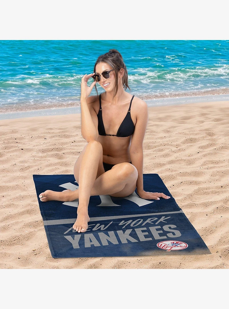 MLB New York Yankees Stretch Microfiber Beach Towel
