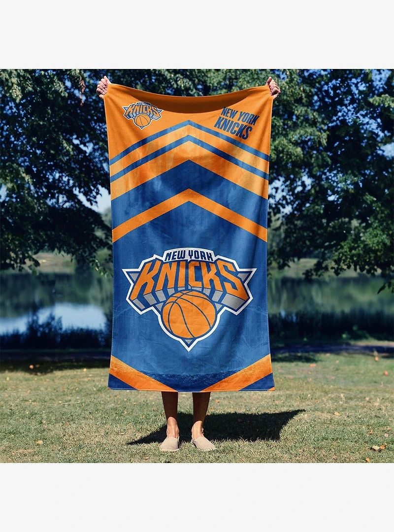 NBA New York Knicks Shatter Microfiber Beach Towel