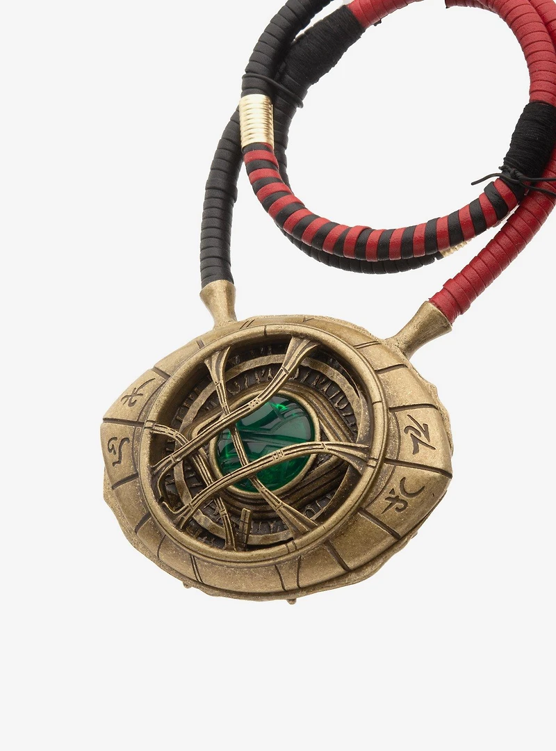 Marvel Doctor Strange Eye Of Agamotto Light Up Pendant Necklace