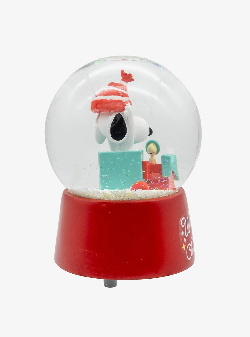 Peanuts Snoopy with Presents 100MM Musical Water Globe