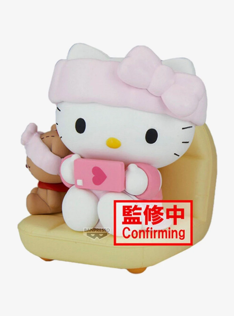 Bandai Namco Sanrio Nakayoshi Memories Relaxing Time at Home Hello Kitty Figure