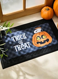 Peanuts Snoopy Trick or Treat Light-Up Door Mat