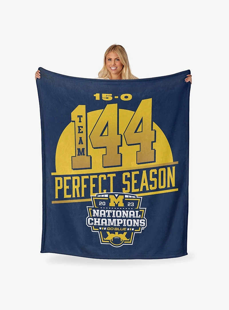 NCAA 2023 FBC Fissure Michigan Silk Touch Throw Blanket