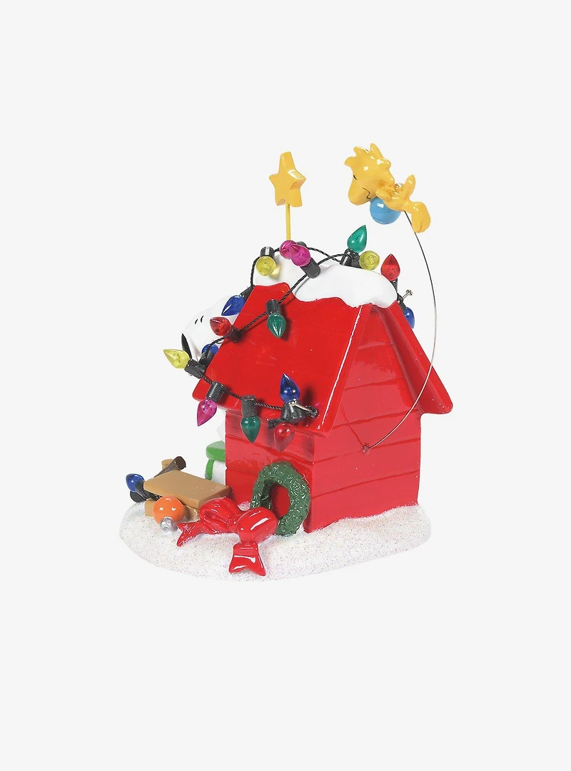 Department 56 Peanuts Village Getting Ready for Christmas Figurine