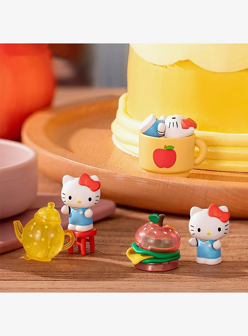 Sanrio Micro Box Series Hello Kitty Big Apple Workshop Blind Box Figure