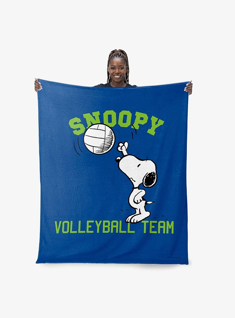 Peanuts Snoopy Volleyball Silk Touch Throw Blanket