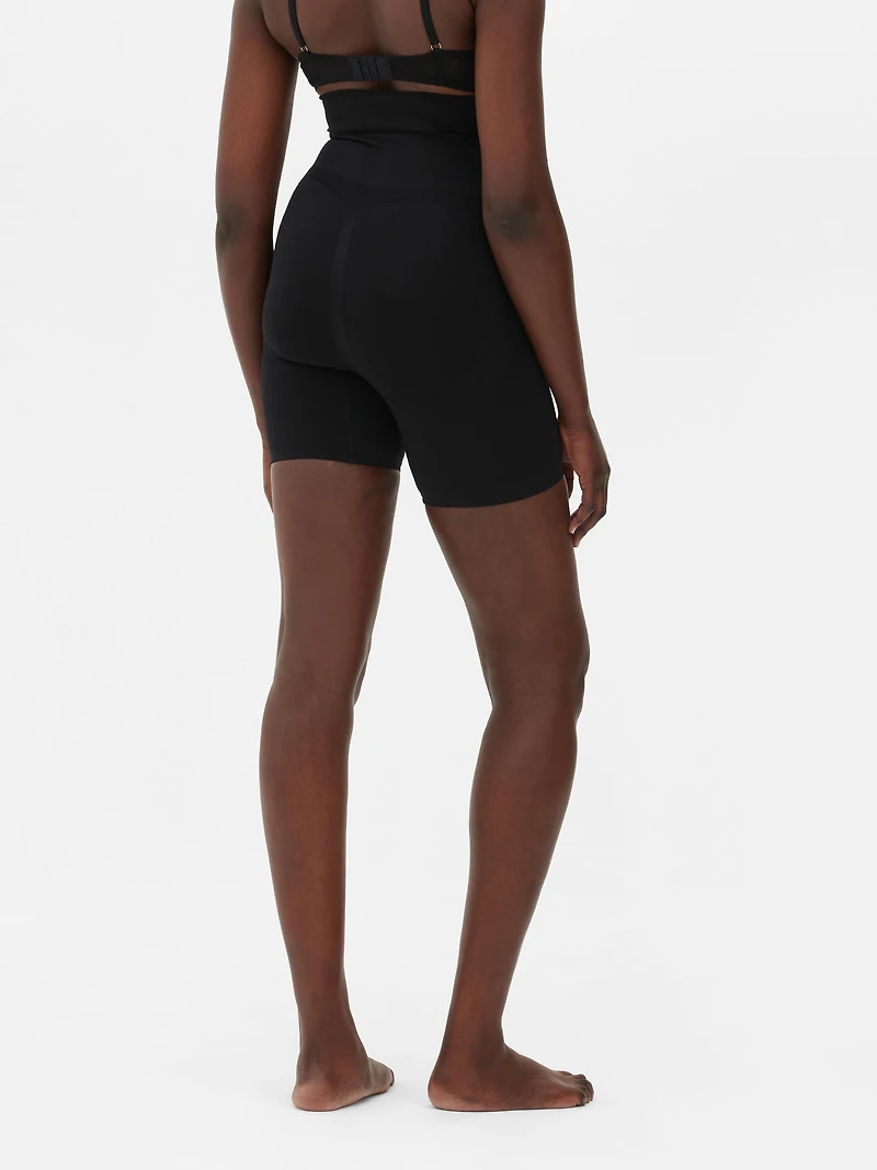 Women's Black Seamless Bumlift Shorts