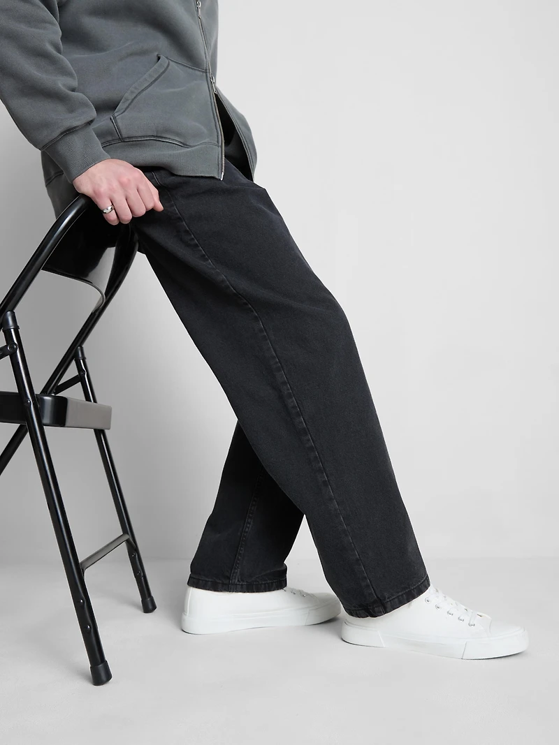 Mid-Rise Relaxed Straight Leg Jeans