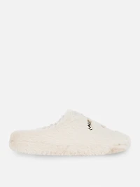 Disney's Winnie the Pooh Fluffy Slippers