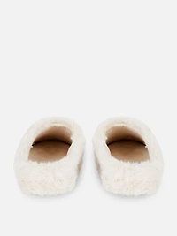 Disney's Winnie the Pooh Fluffy Slippers