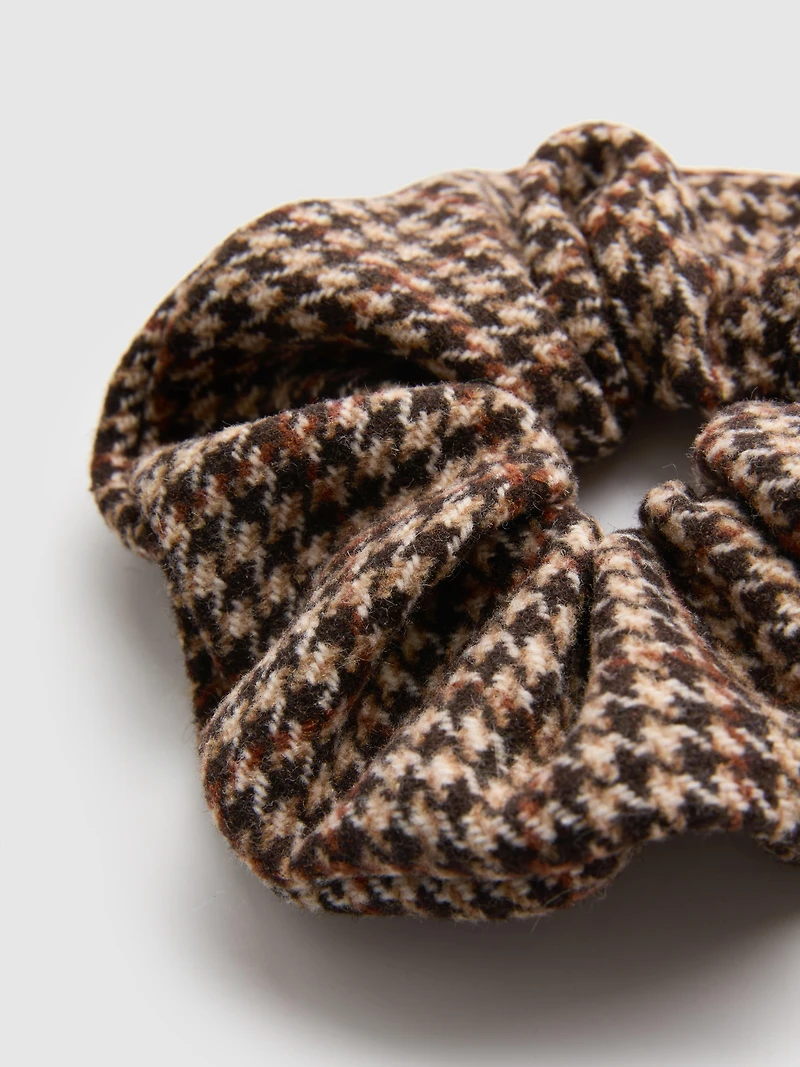 1pk Tweed Scrunchie