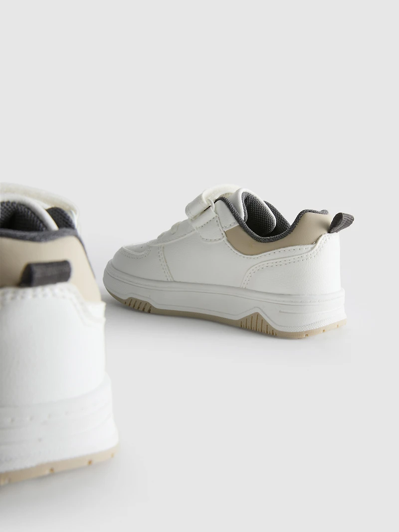 Low-Top Sneakers